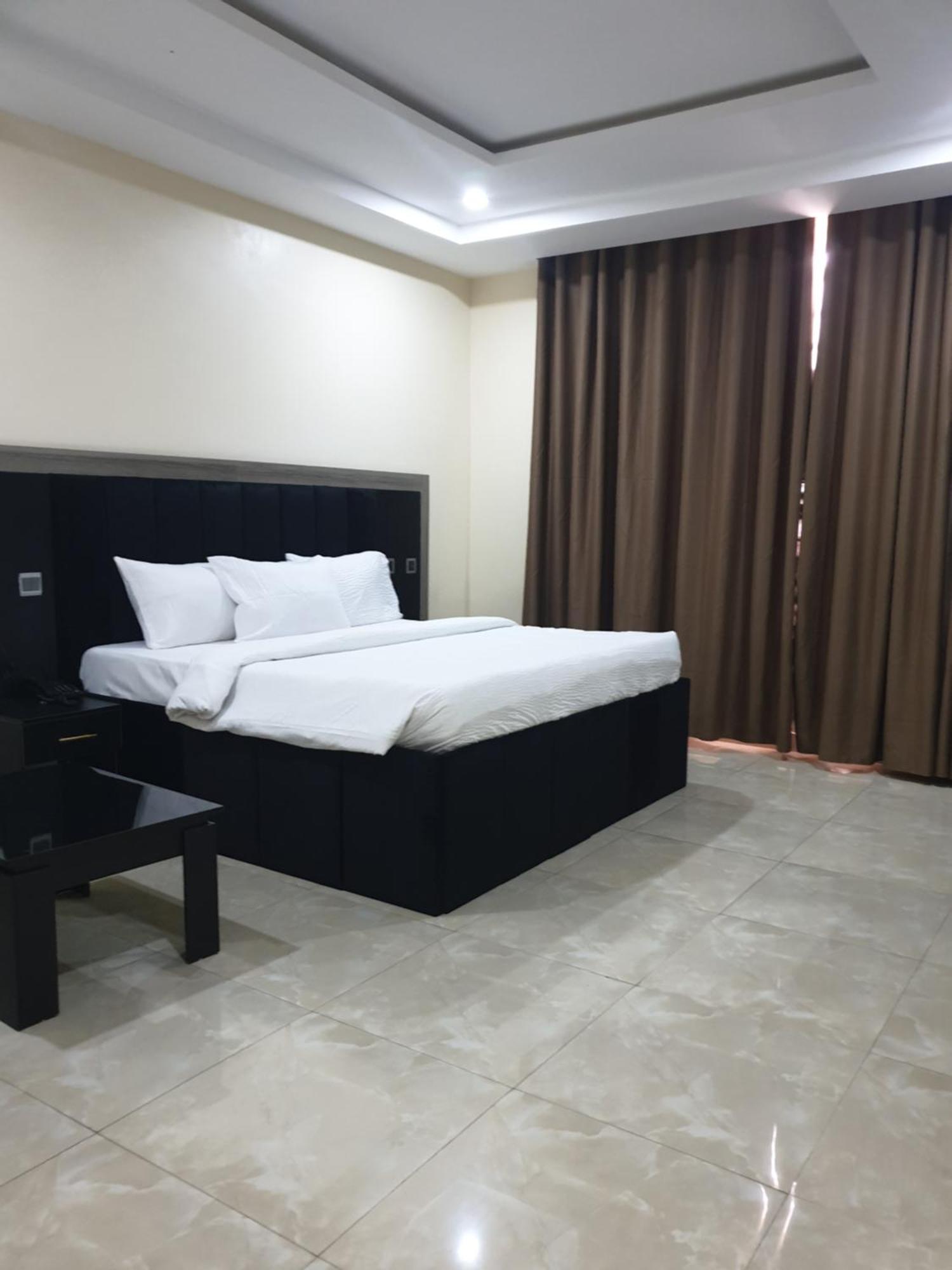 Golphins Suites & Hotel Abuja Exteriér fotografie